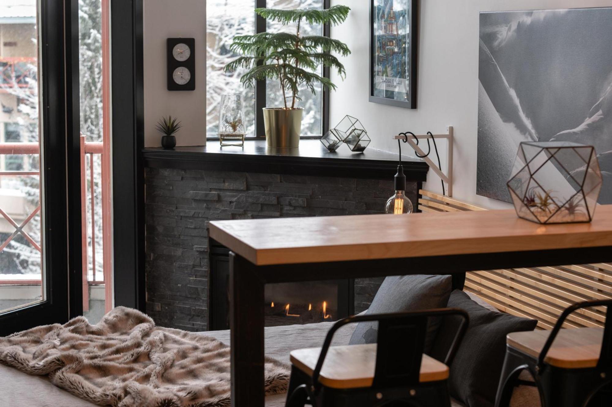 Alpenglow Lodge Queen Boho Studio By Mva Уислър Екстериор снимка